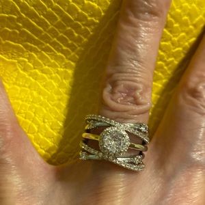 Size 7 Multi Circle Zirconia Ring
